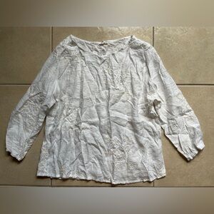 Kindred Junior’s XL Cream/White Flower Embroidered 3/4 Sleeve Round Neck Blouse